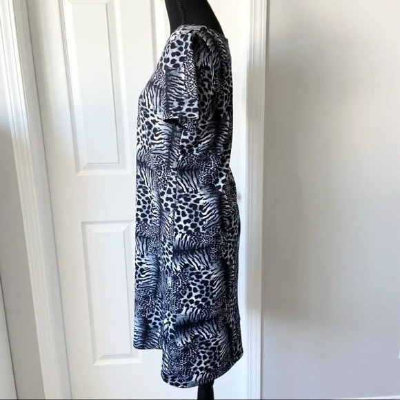 Julia Divina Leopard  Short Sleeve Stretchy Dress - Picture 2 of 12
